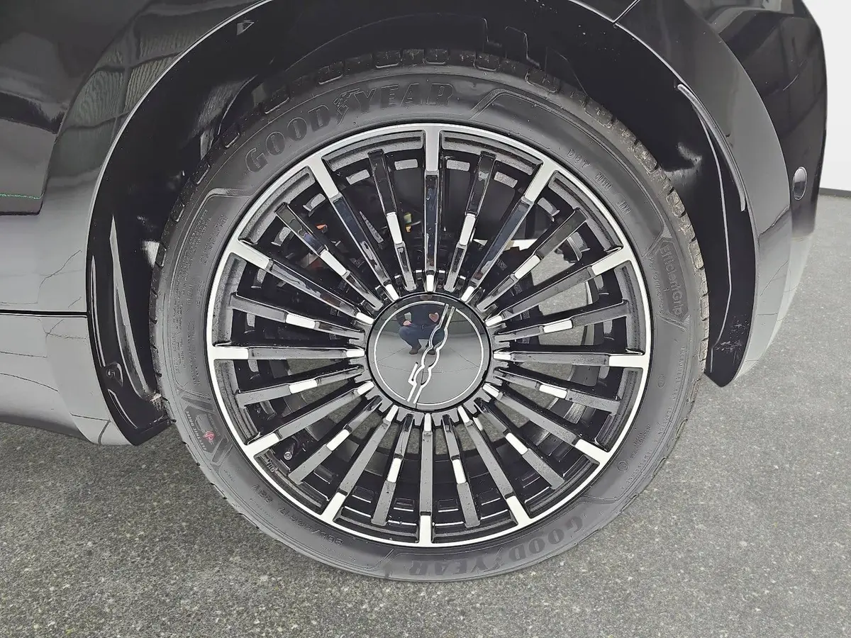 FIAT 500E ELEKTRO 42 KWH LA PRIMA