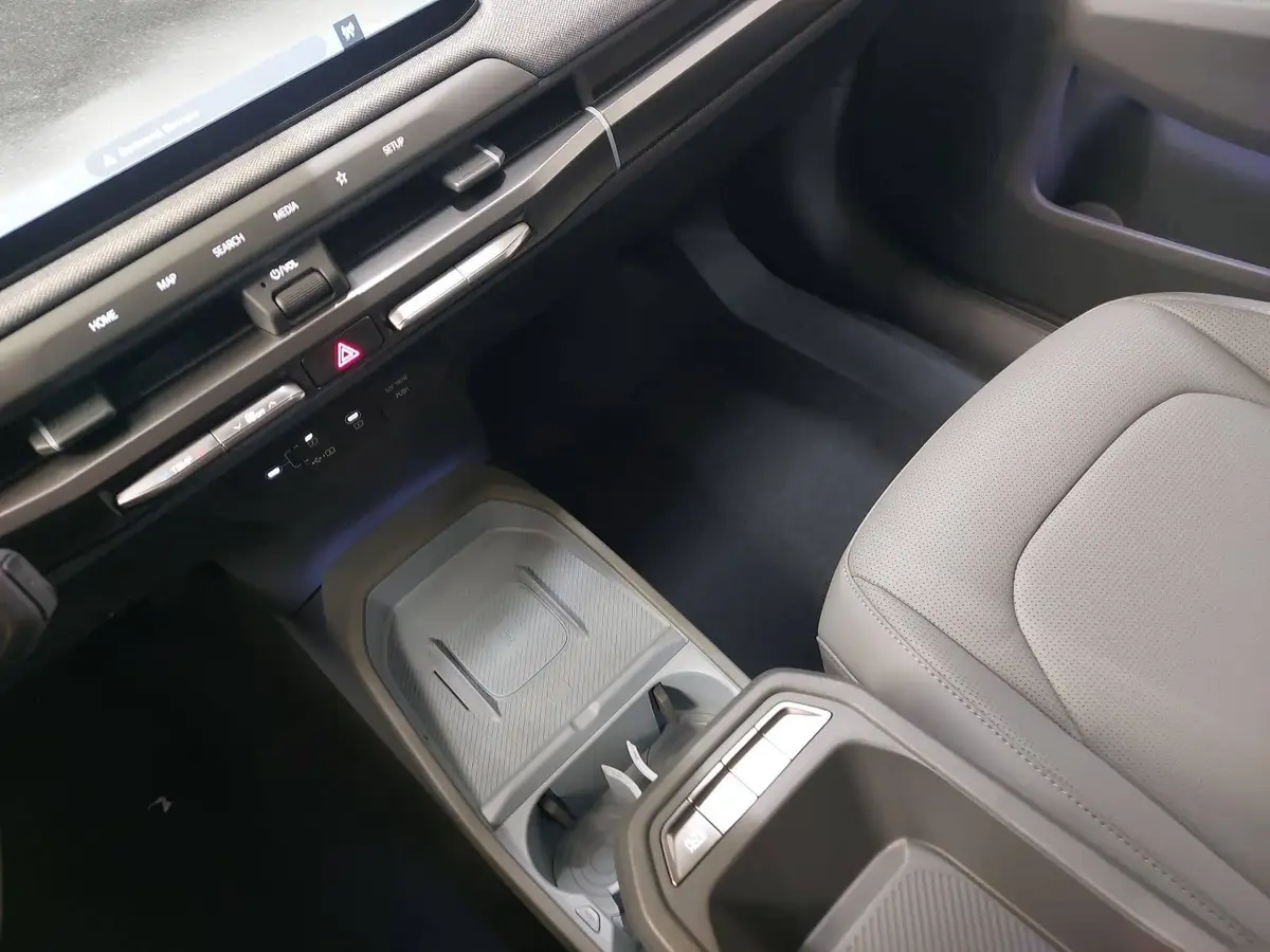 KIA EV3 81.4 KWH EARTH MJ26 WINTER-CONNECT BUSINESS UPGRADE DRIVEWISE-PARK