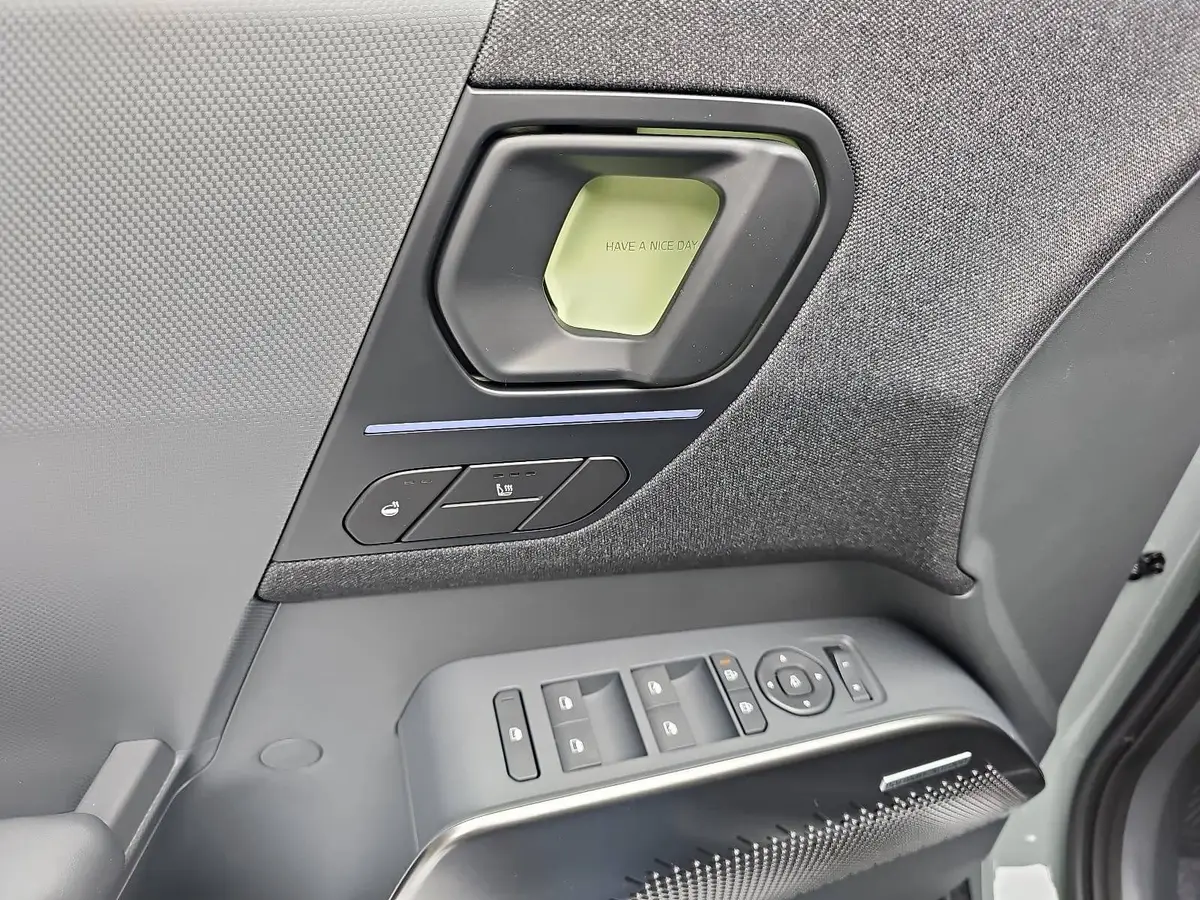 KIA EV2 42.2 KWH EARTH MJ27 WINTER-CONNECT TECHNOLOGY DRIVEWISE-PARK DESIGN