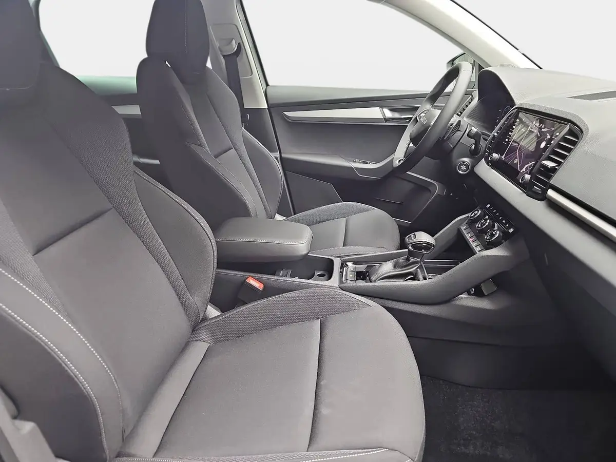 SKODA KAROQ 1.5 TSI DSG SELECTION LED ACC AHK