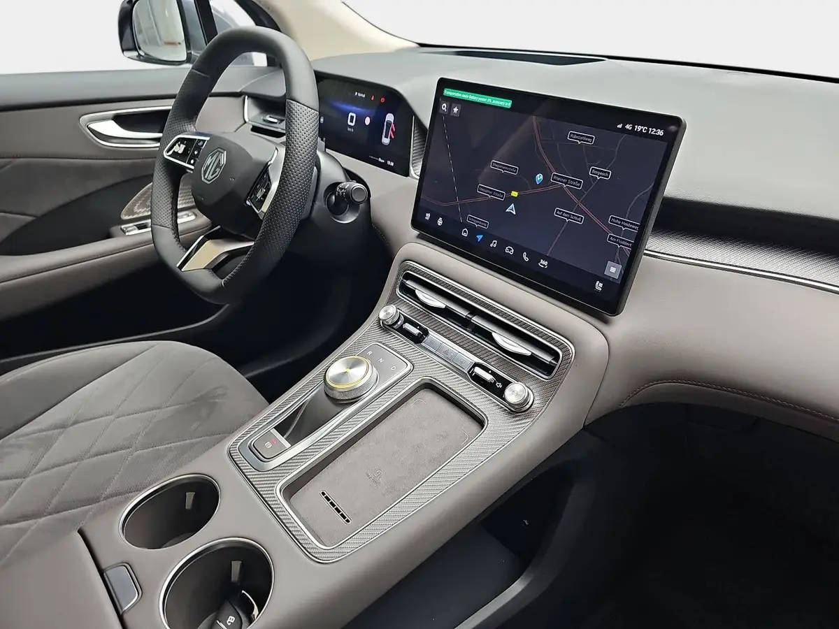 MG ANDERE EV 77 KWH LUXURY PANORAMA LEDER 20-ZOLL