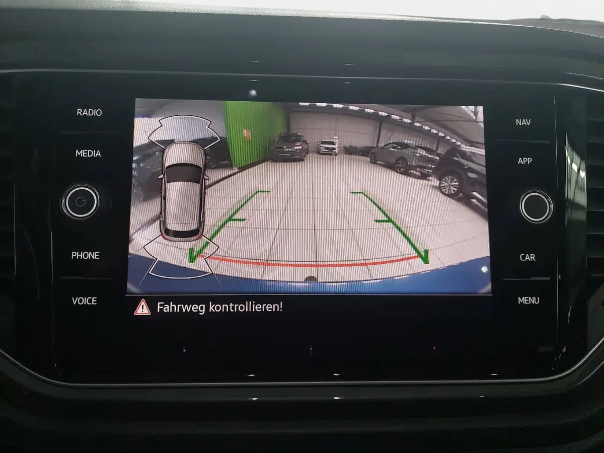 VW T-ROC 2.0 TDI DSG SPORT NAVI ACC AHK PANO LM17