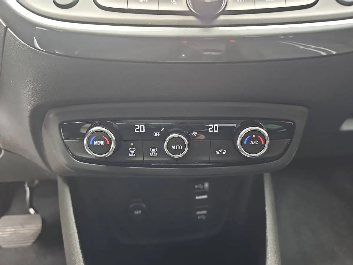 OPEL CROSSLAND (X) 1.2 TURBO AUTO. ELEGANCE NAVI LED KLIMAAUTO DAB LM