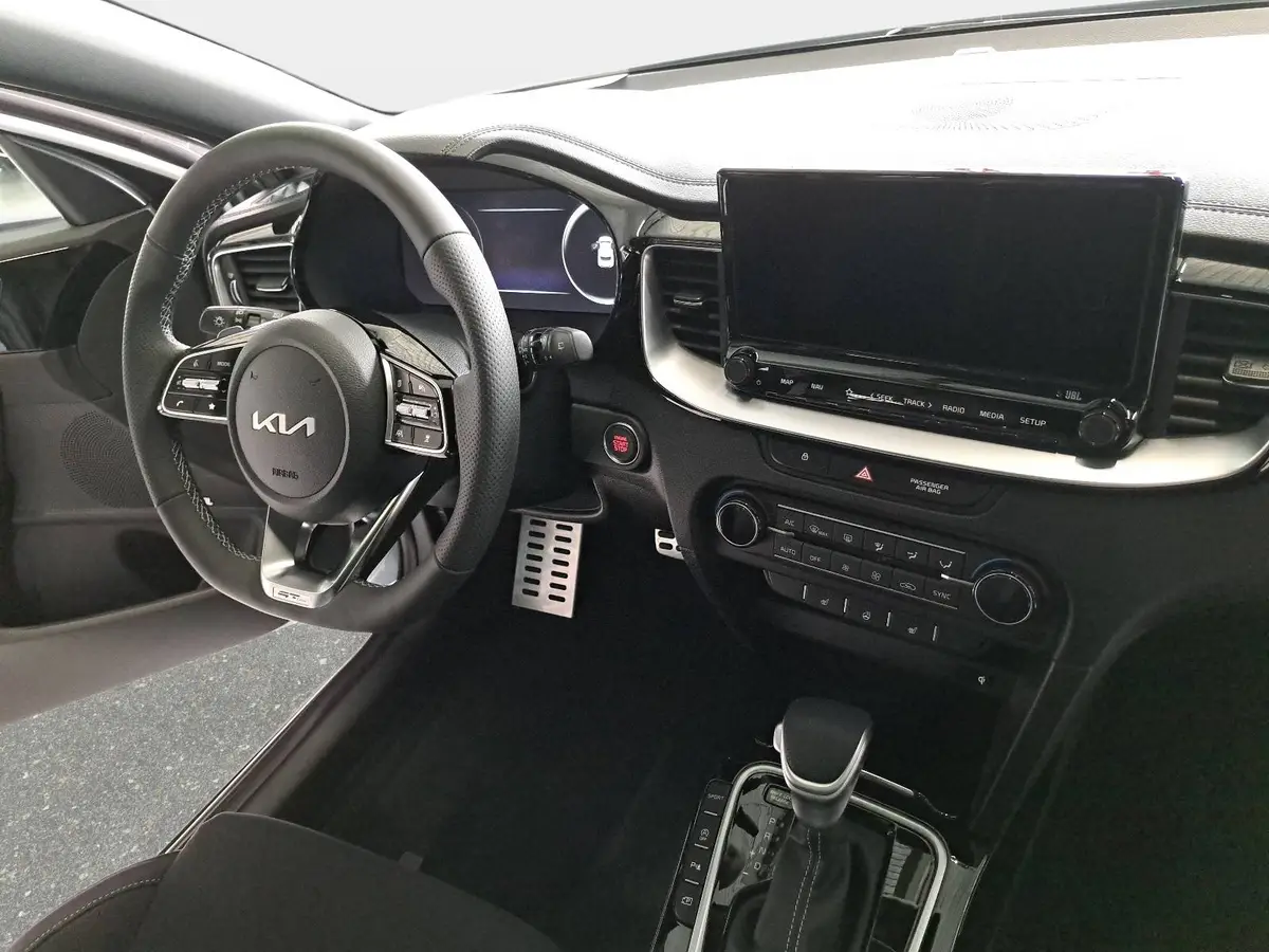 KIA XCEED 1.6 T-GDI 150 DCT GT-LINE MJ26 LEDER GLASDACH