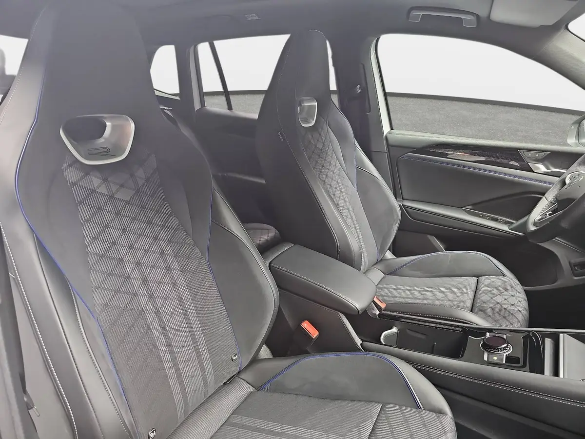 VW TIGUAN 1.5 ETSI DSG R-LINE NAVI LED-MATRIX HUD IQ-DRIVE P