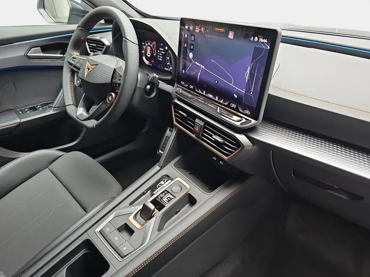 CUPRA FORMENTOR 1.5 ETSI DSG NAVI LED-HD ACC PANO WINTER KAMERA AH