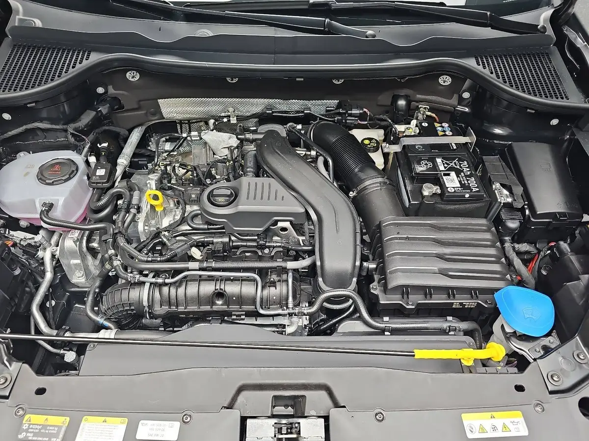 SKODA KAROQ 1.5 TSI DSG SPORTLINE NAVI LED-MATRIX PANO WINTER 