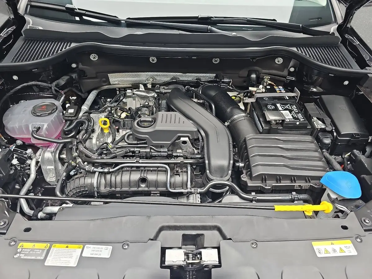 SKODA KAROQ 1.5 TSI DSG 130 JAHRE LED DAB SICHT WINTER EL.HECK