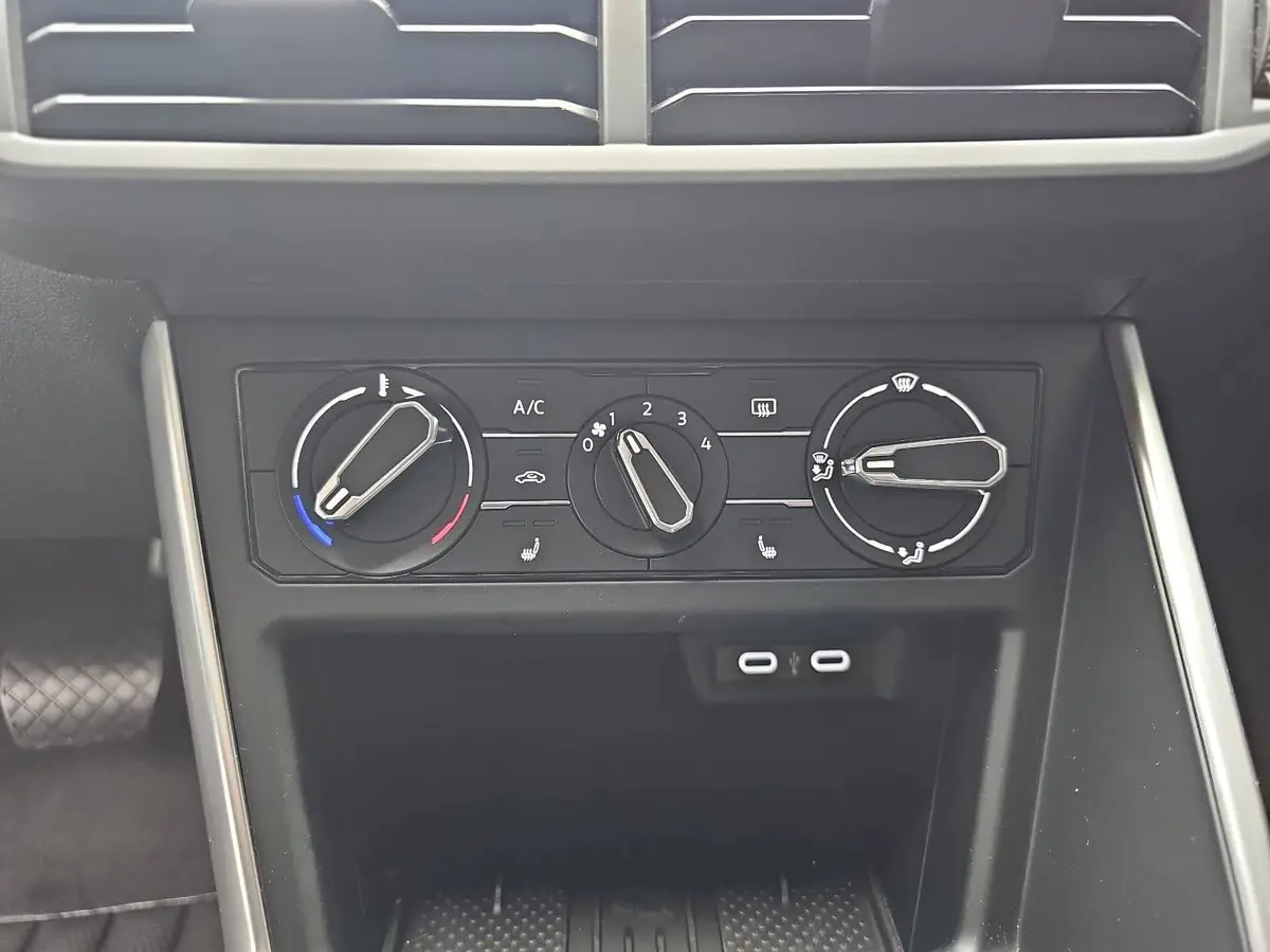 VW POLO 1.0 TSI DSG LIFE NAVI LED APP-CONNECT