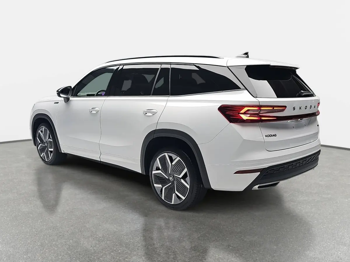 SKODA KODIAQ 2.0 TSI DSG SPORTLINE 4X4 NAVI LED AHK