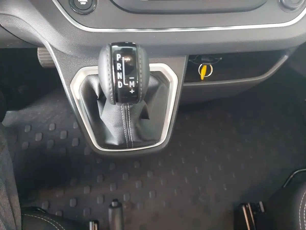 RENAULT TRAFIC 2.0 BLUE DCI L2H1 GRAND 7 SITZER