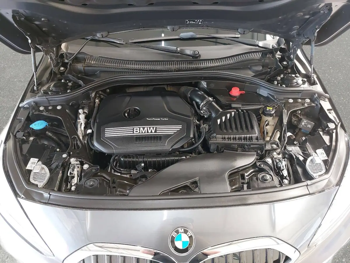 BMW 118 1.5 LTR ADVANTAGE GRA WINTER AHK KAMERA