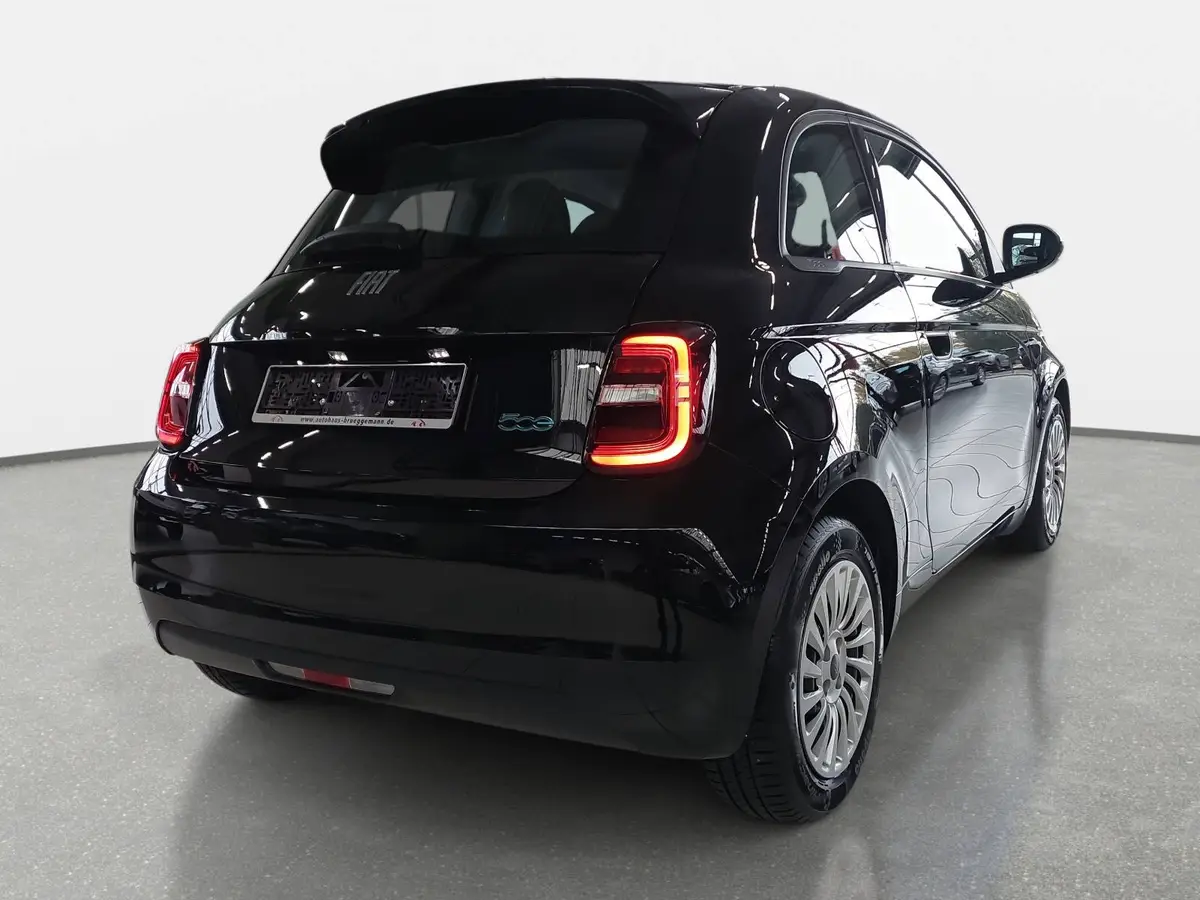 FIAT 500 ELEKTRO 23.8 KWH ACTION RADIO & WINTER PAKET GANZJAHRESREIFEN