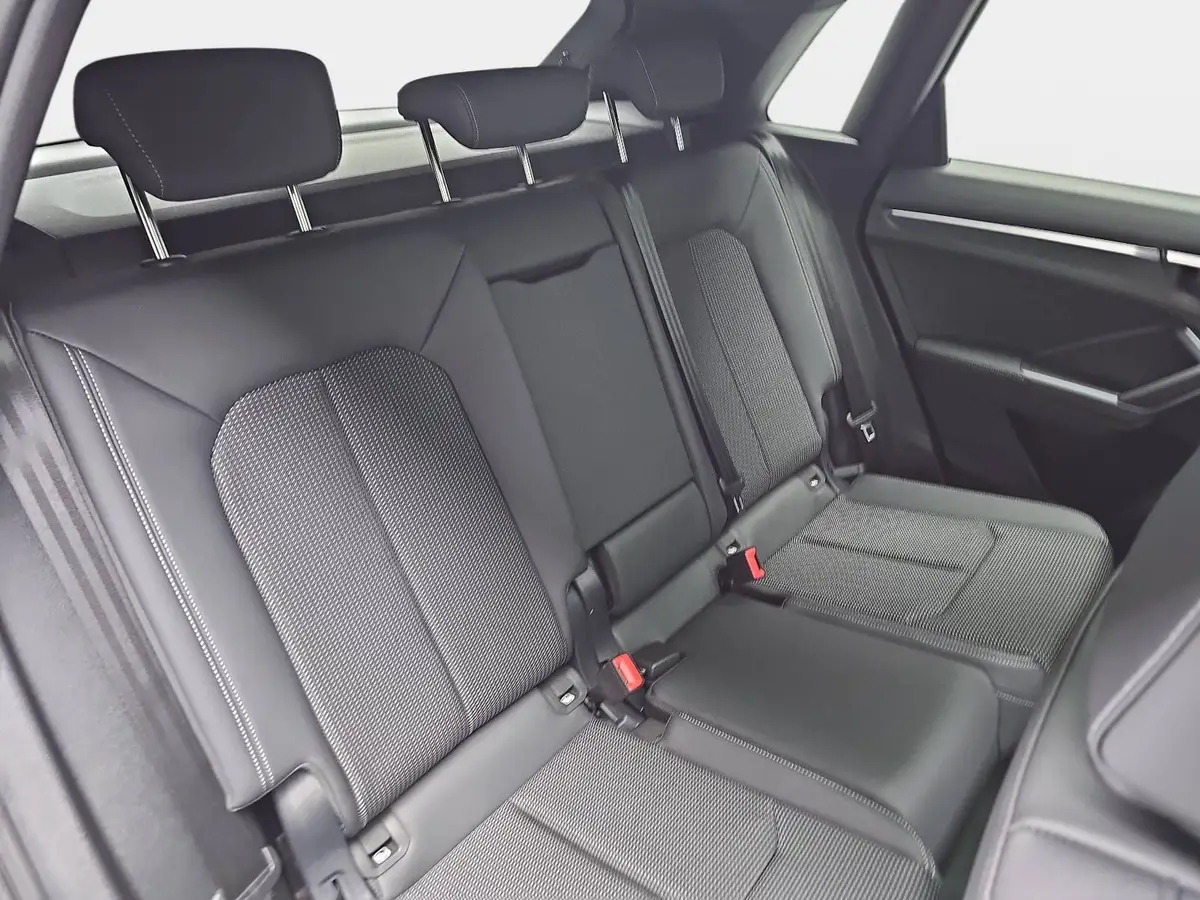 AUDI Q3 35 TDI S-TRONIC S LINE NAVI LED PANO ACC BLACK+ KA