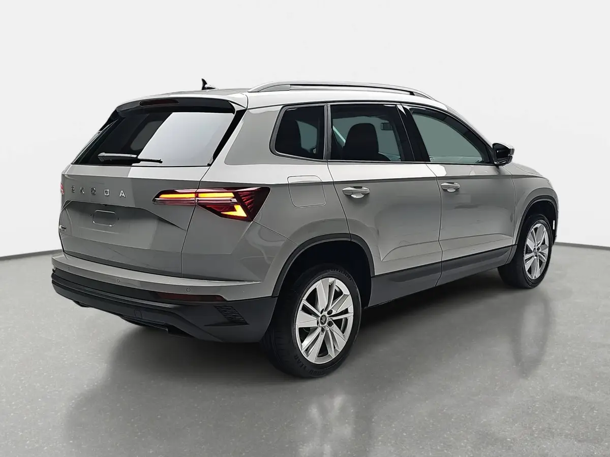 SKODA KAROQ 1.5 TSI DSG SELECTION NAVI LED ACC WINTER KAMERA A