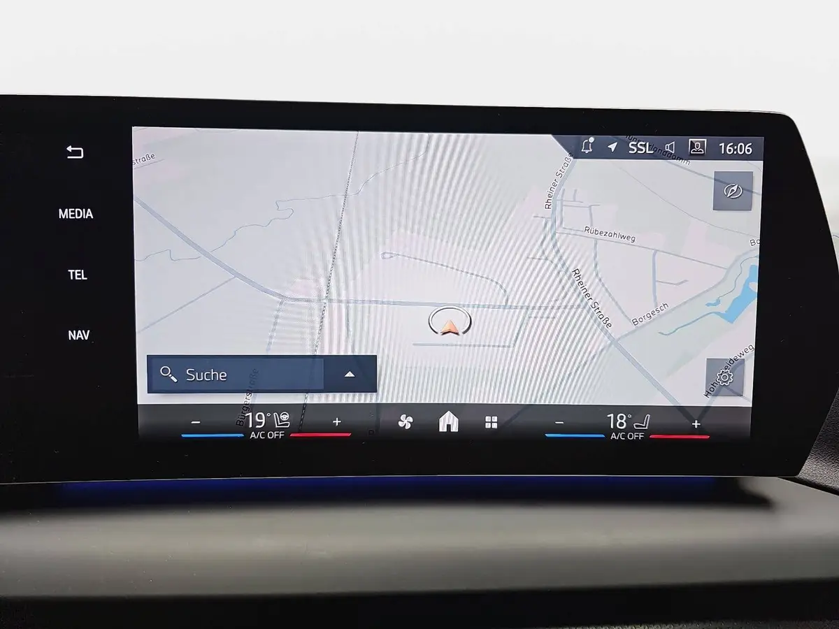 BMW 123 I AUTO. M SPORT NAVI LED DRIVING+P-ASSIST H+K KAM