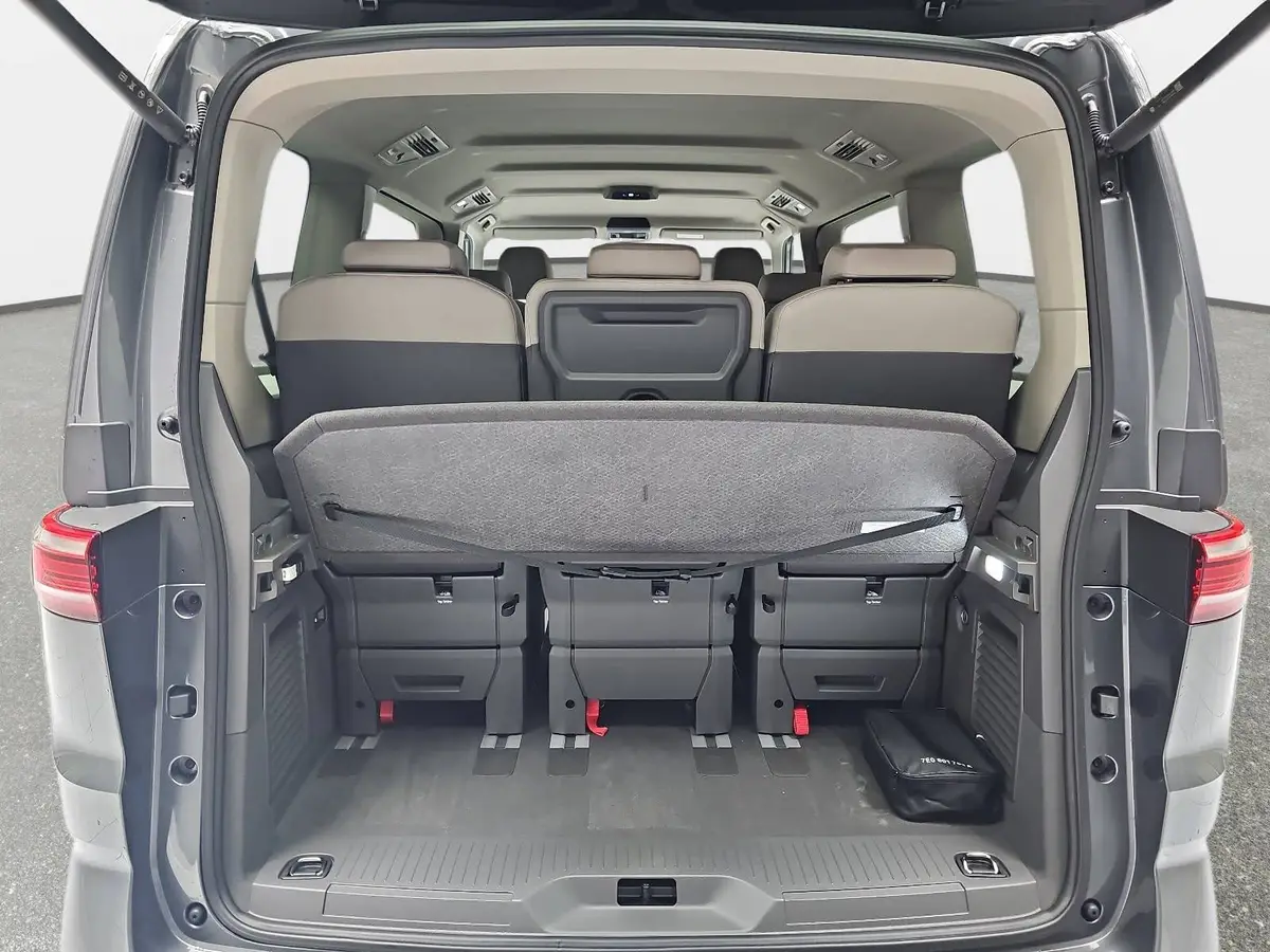 VW T7 MULTIVAN 2.0 TDI DSG LIFE P-ASSIST AHK