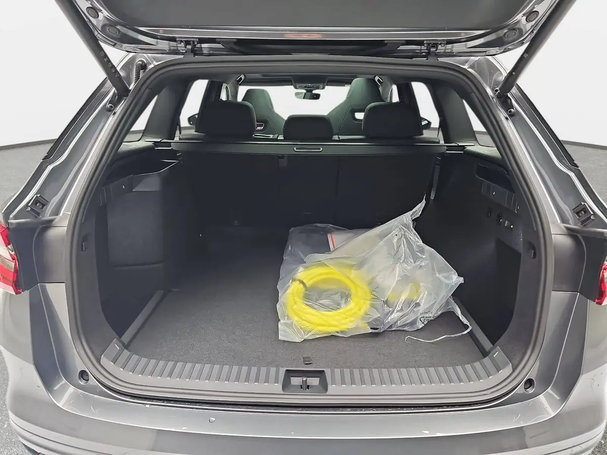 SKODA KODIAQ 1.5 TSI DSG IV PHEV SPORTLINE AHK PANO LM