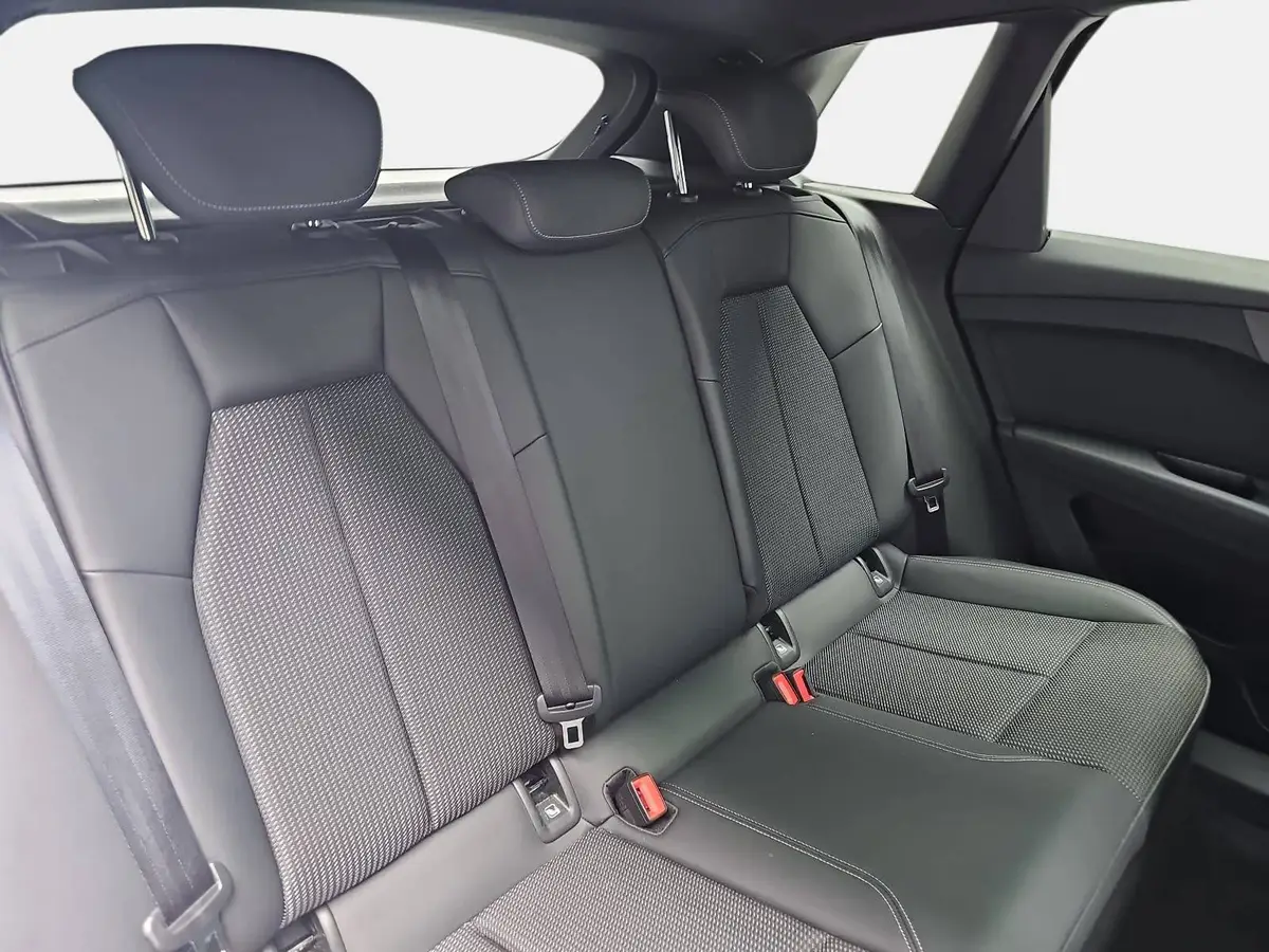 AUDI Q4 E-TRON 45 S-LINE 82KWH LED-MATRIX KAMERA