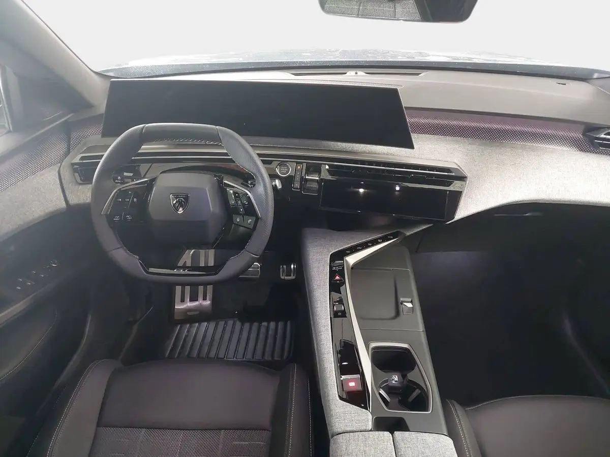 PEUGEOT 3008 1.2 HYBRID 145 E-DSC6 GT NAVI KLIMA LED AHK LM19