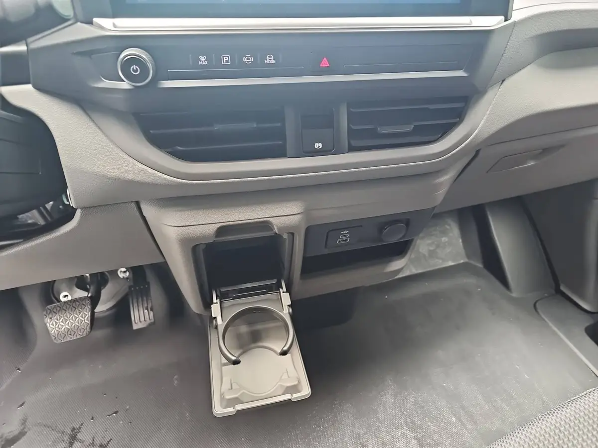 VW T7 TRANSPORTER 2.0 TDI DSG KASTEN L2H1 NAVI LED ACC WINTER 3-S KA