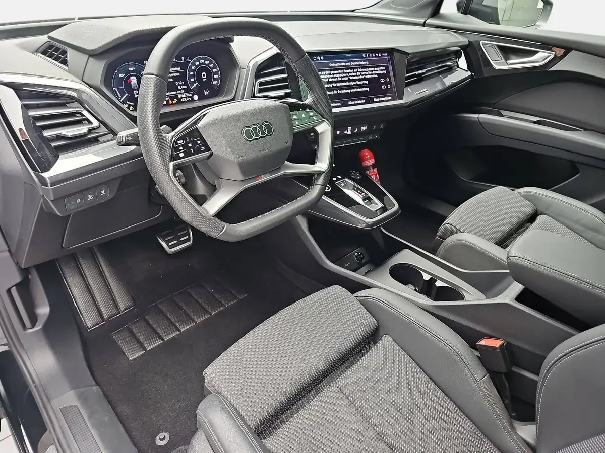 AUDI Q4 E-TRON 45 S-LINE 82KWH LED-MATRIX KAMERA