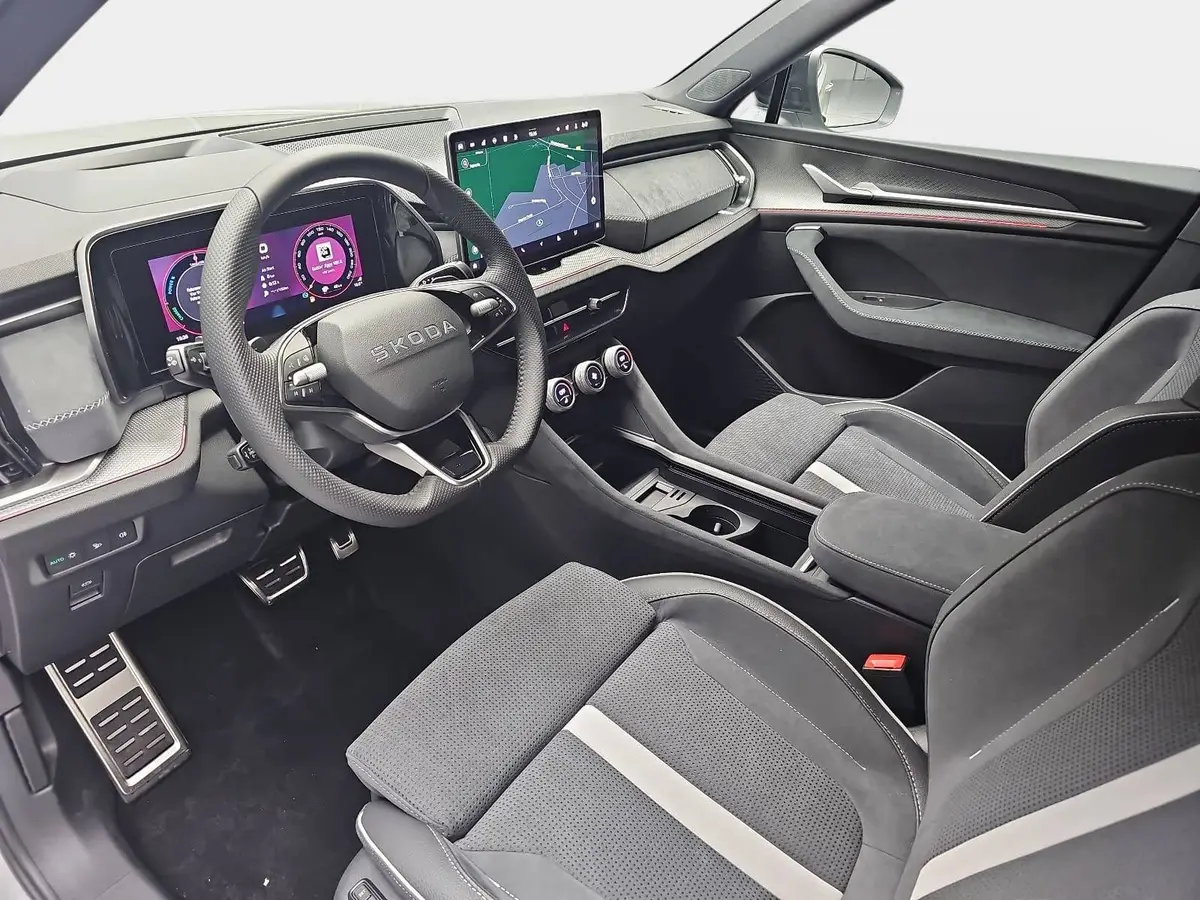 SKODA KODIAQ 1.5 TSI DSG IV PHEV SPORTLINE AHK PANO LM