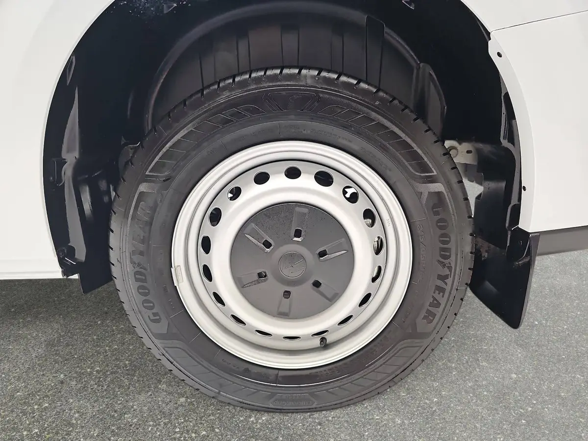 VW T7 TRANSPORTER 2.0 TDI DSG KASTEN L2H1 LED
