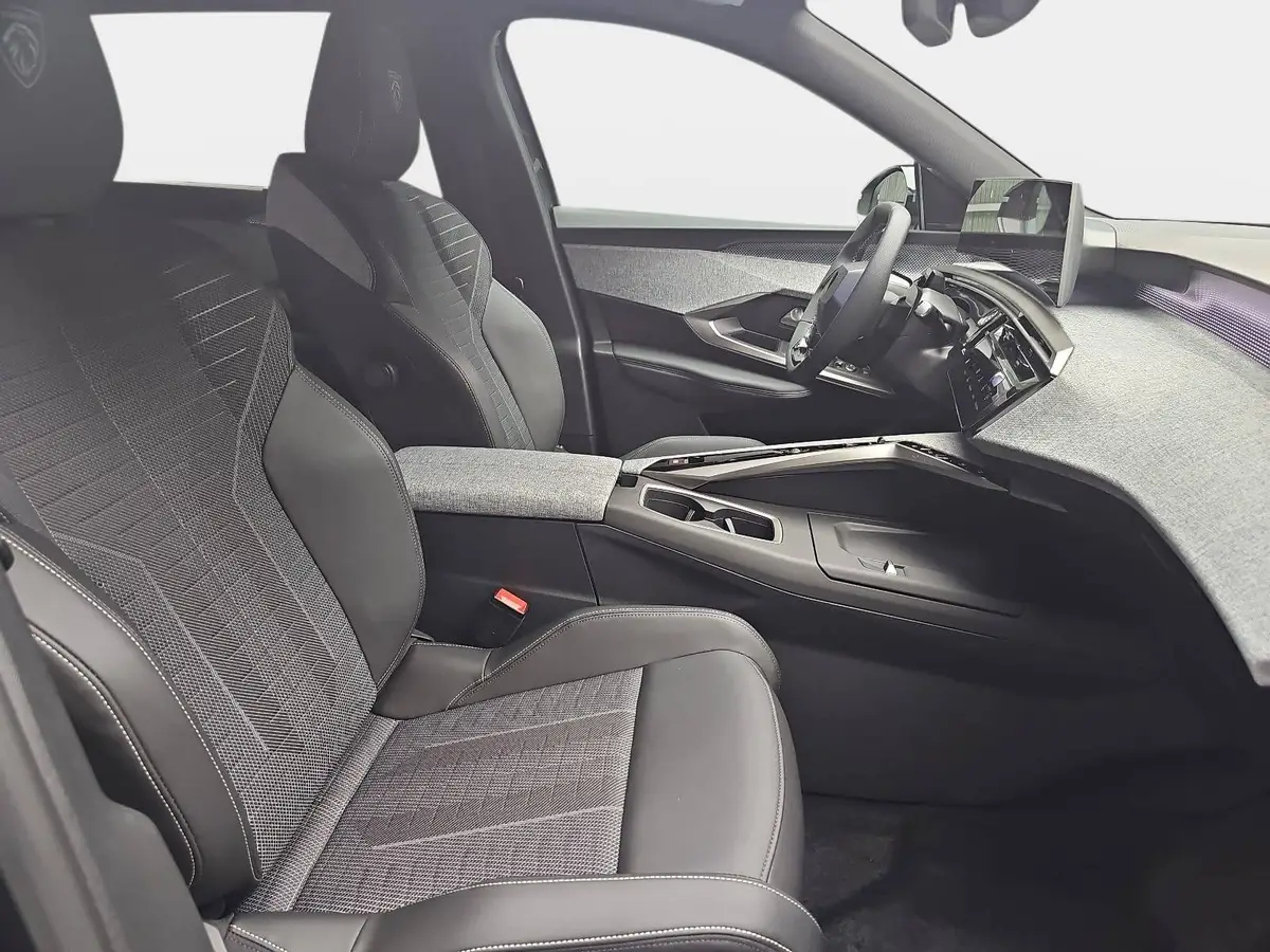 PEUGEOT 5008 1.2 HYBRID 145 E-DSC6 GT KLIMA LED 7-S DAB 360° AH