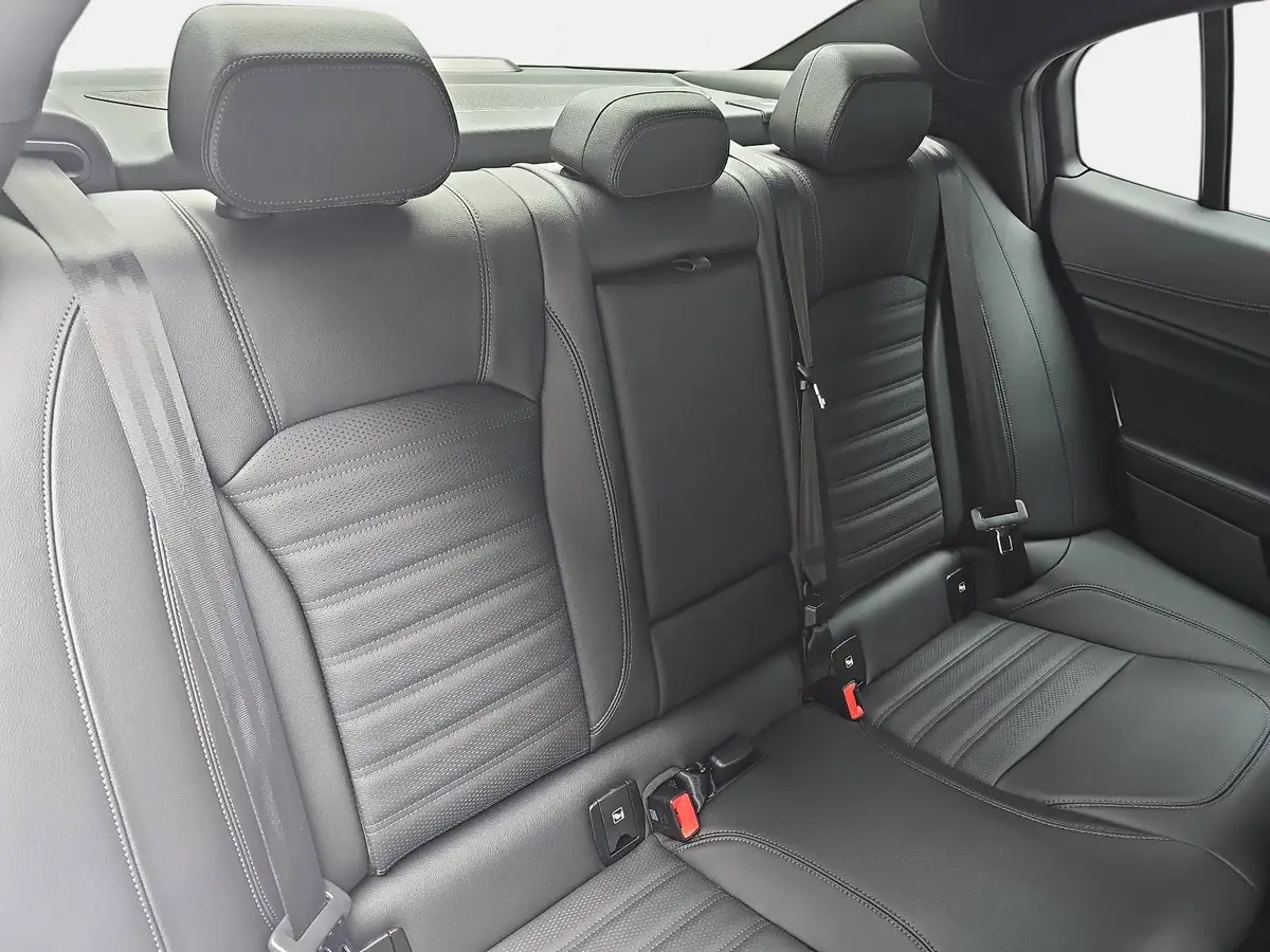 ALFA ROMEO GIULIA 2.0 TURBO 16V Q4 VELOCE PANORAMA TECHNOLOGIE PAKET PREMIUM AUDIO