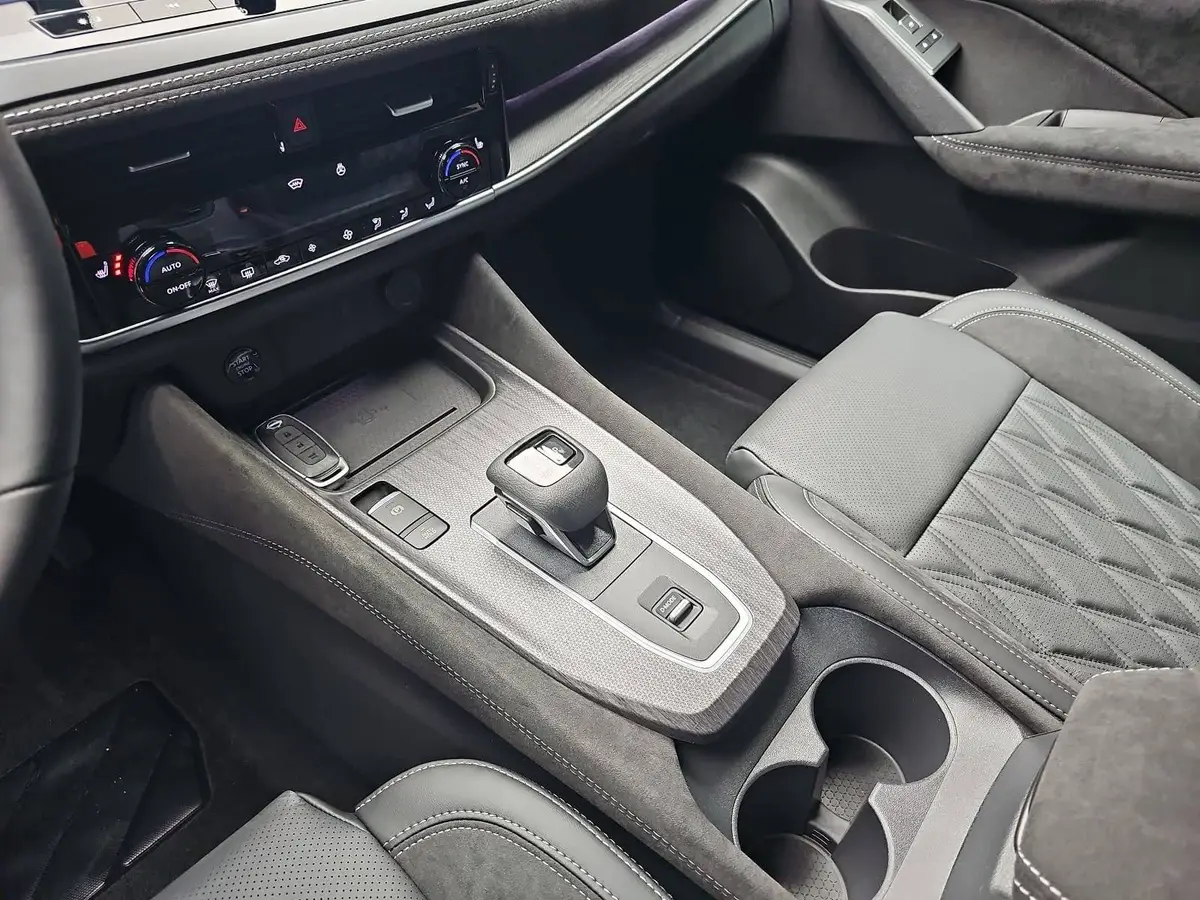 NISSAN QASHQAI 1.3 DIG-T MHEV AUTO. TEKNA PREMIUM PAKET 2-FARBEN