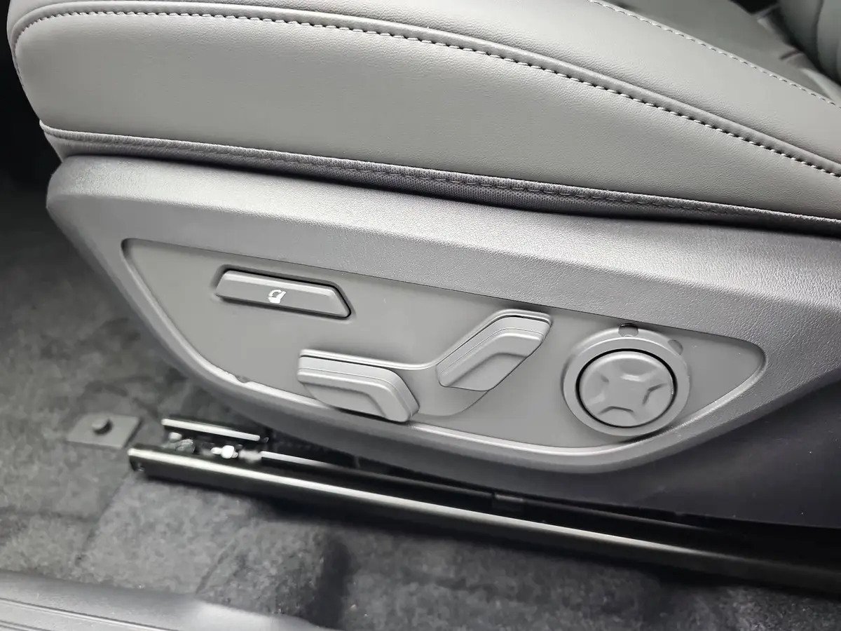 KIA SELTOS 1.6 T-GDI AWD DCT X-LINE MJ27 GLASDACH