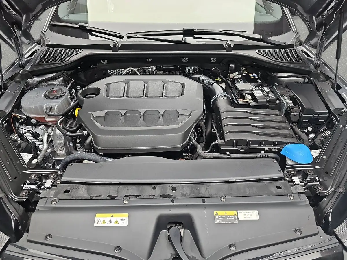 SKODA OCTAVIA COMBI 2.0 TSI DSG RS NAVI LED ERGO-AKTIV PDC AHK LM19