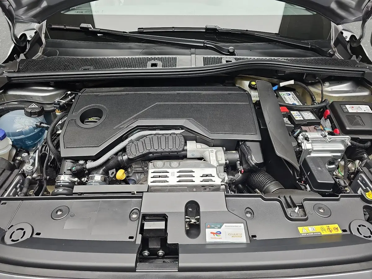 PEUGEOT 208 1.2 HYBRID 110 E-DSC6 GT KLIMA LED MIRROR-SCREEN K