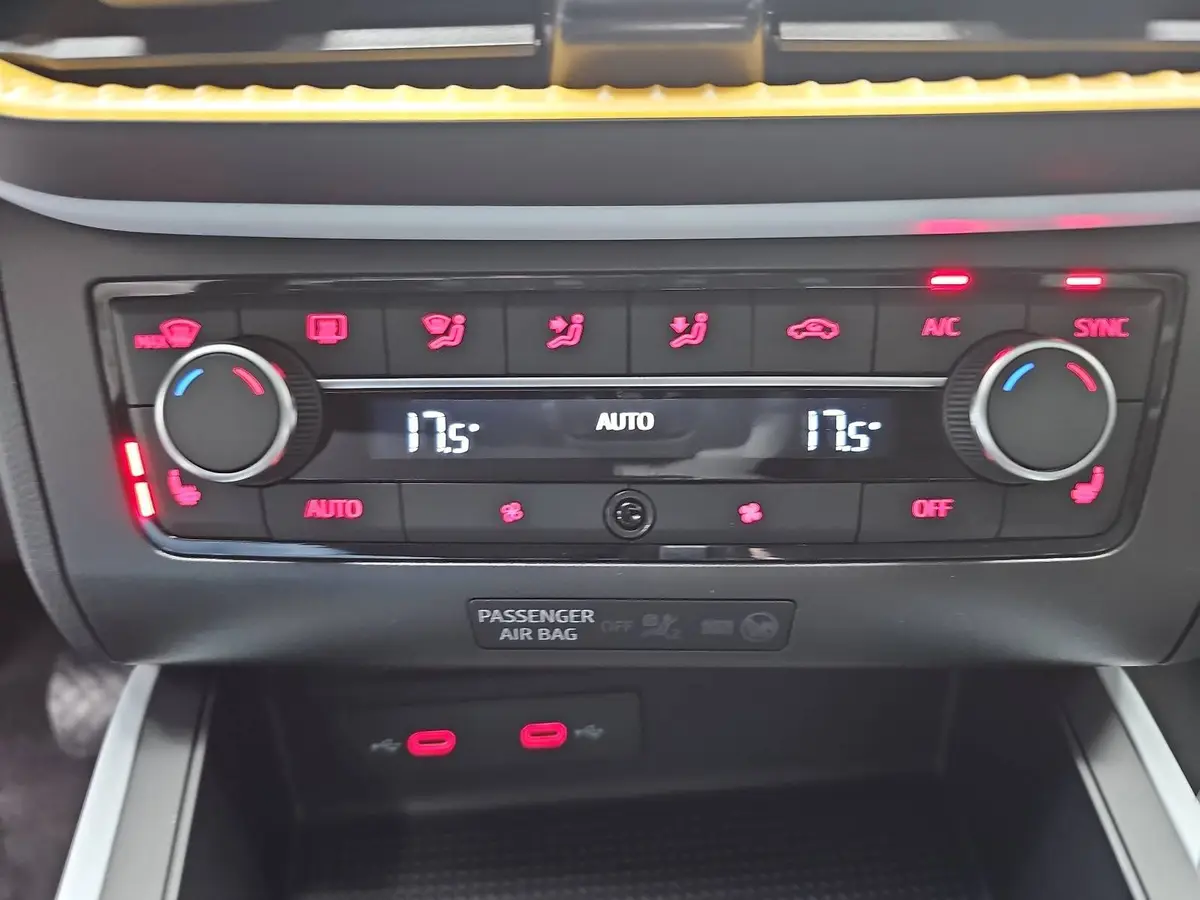 SEAT ARONA 1.0 TSI DSG STYLE LED KLIMAAUTO SMARTLINK PDC LM16