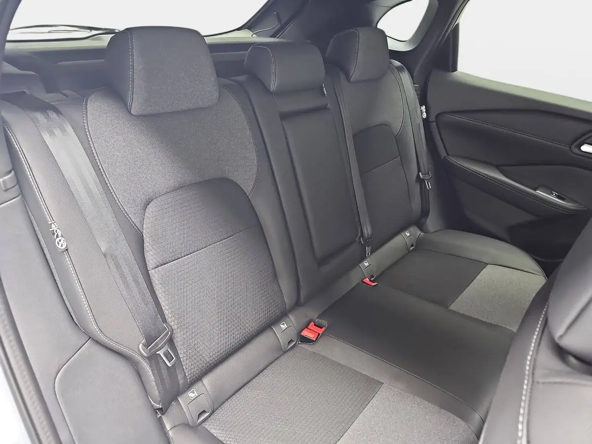 NISSAN QASHQAI 1.3 DIG-T XTRONIC N-CONNECTA PANO WINTER