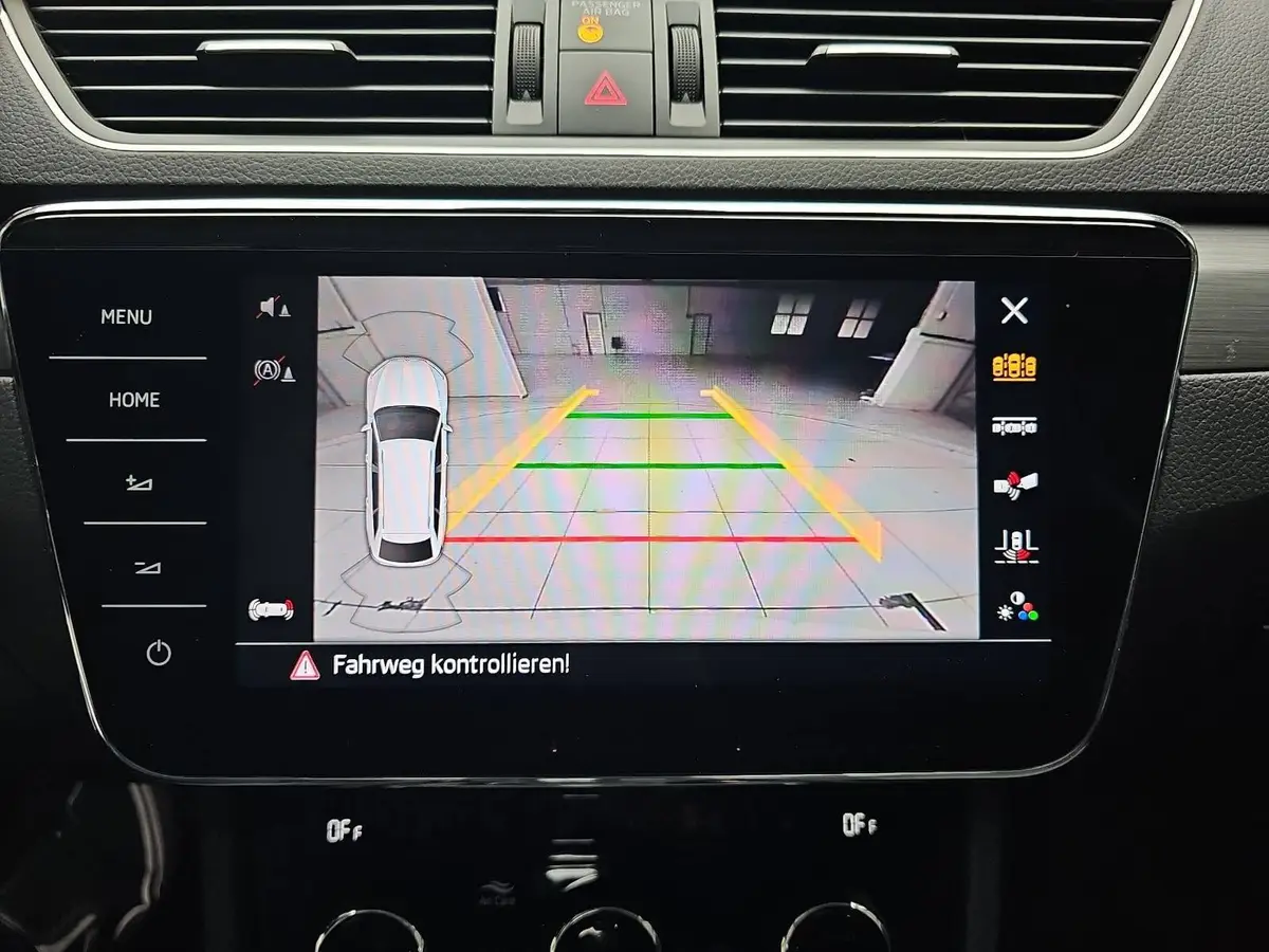 SKODA SUPERB COMBI 2.0 TDI DSG STYLE NAVI LED LM