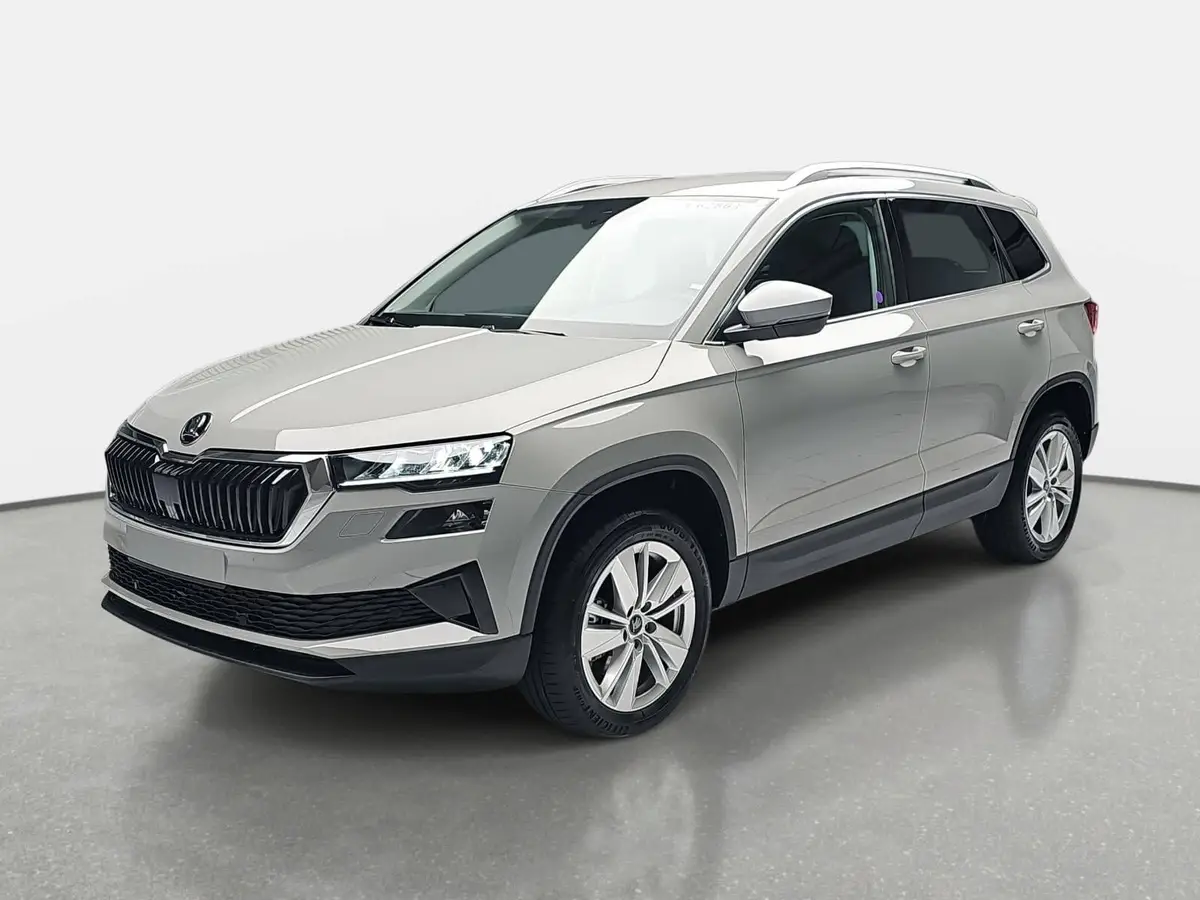 SKODA KAROQ 1.5 TSI DSG SELECTION LED ACC AHK