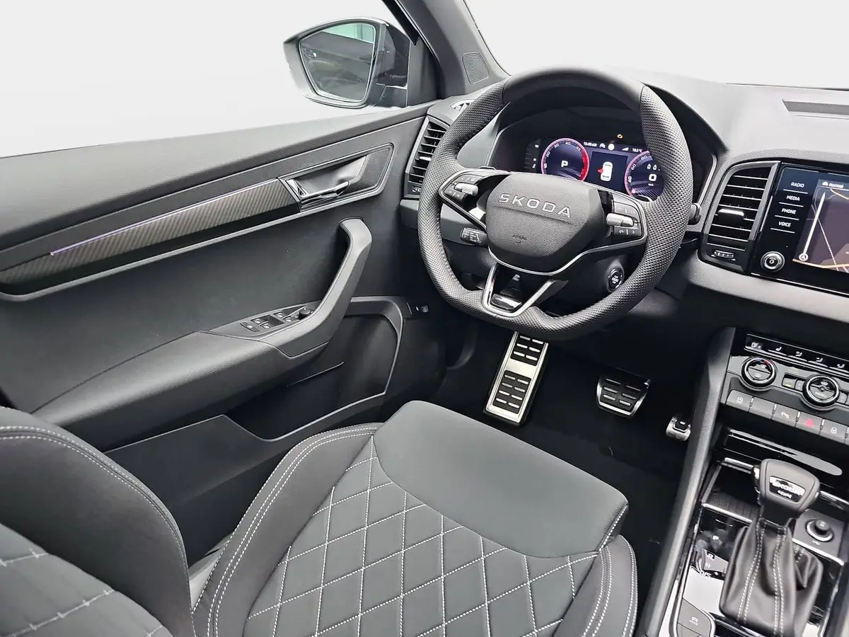 SKODA KAROQ 2.0 TDI DSG SPORTLINE 4X4 NAVI LED
