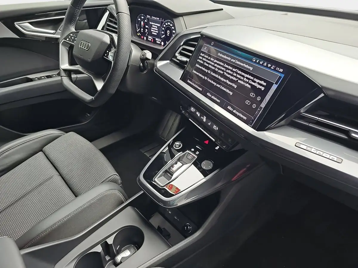 AUDI Q4 E-TRON 45 S-LINE 82KWH LED-MATRIX KAMERA