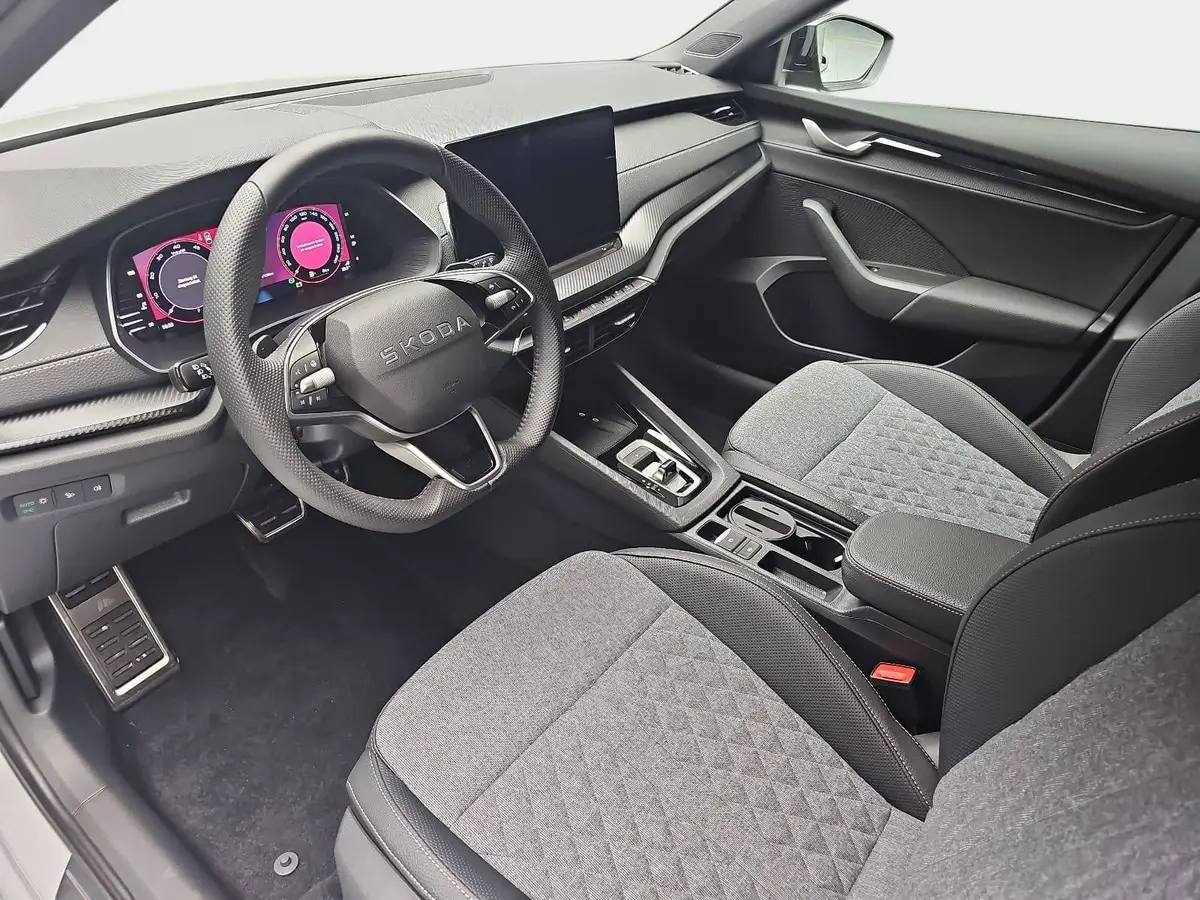 SKODA OCTAVIA COMBI 2.0 TDI DSG SPORTLINE NAVI LED