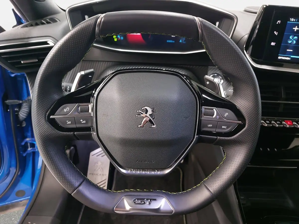 PEUGEOT 2008 1.2 PURETECH GT AHK ACC P-ASSIST