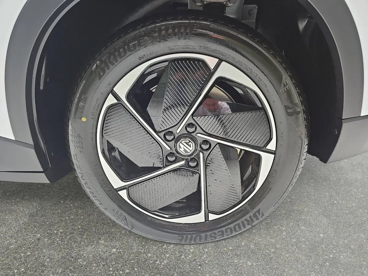 MG S5 EV 64 KWH MY25 LUXURY