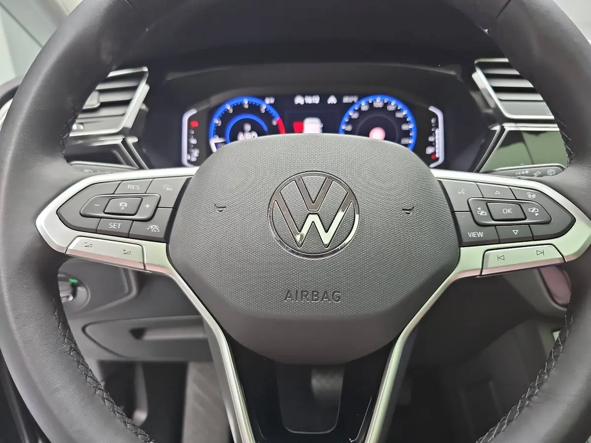 VW TOURAN 1.5 TSI DSG HIGHLINE R-LINE NAVI LED ACC PANO KAME