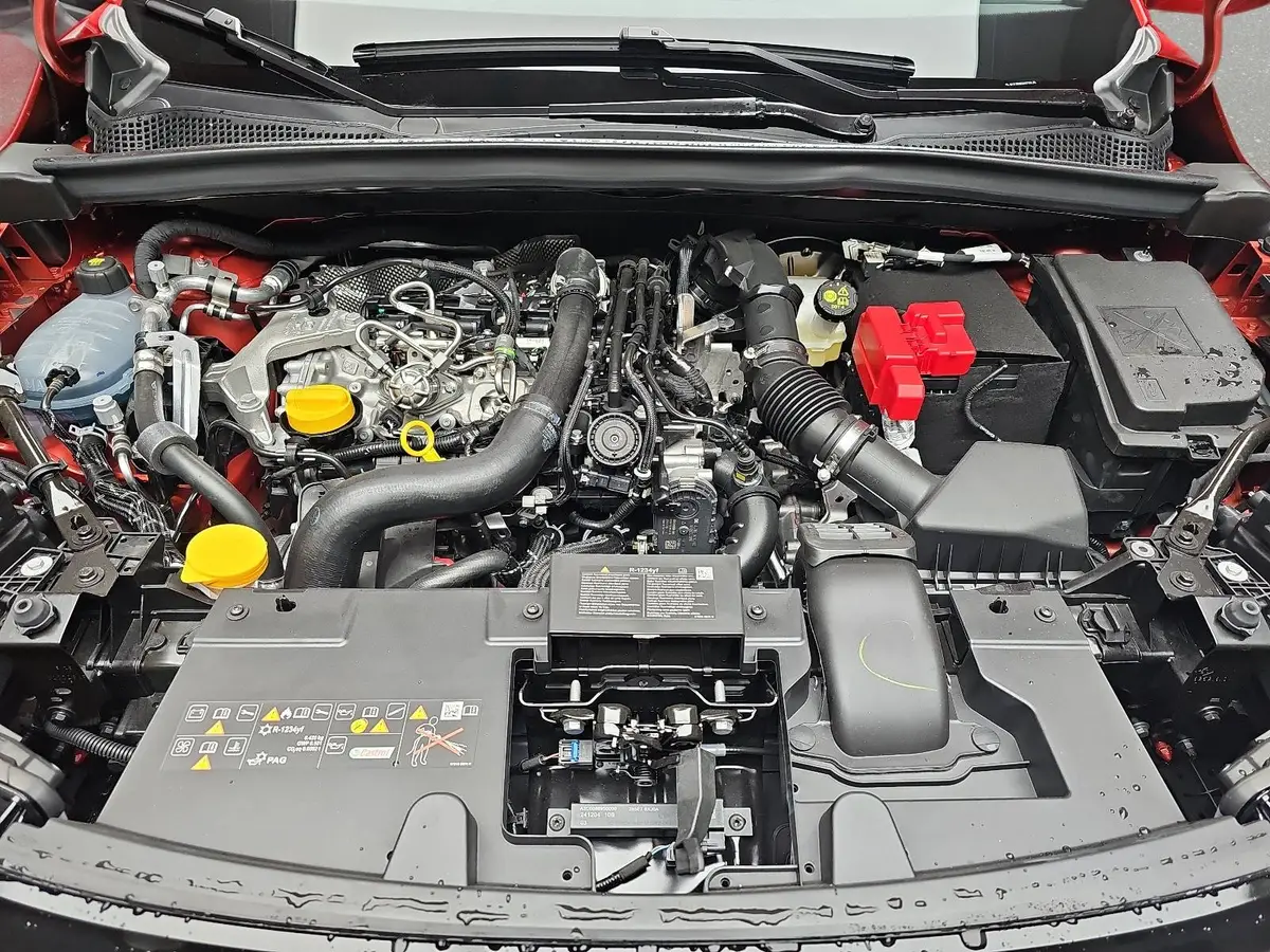 RENAULT CAPTUR II 1.3 TCE 160 EDC TECHNO LED KLIMA DAB KAMERA LM1