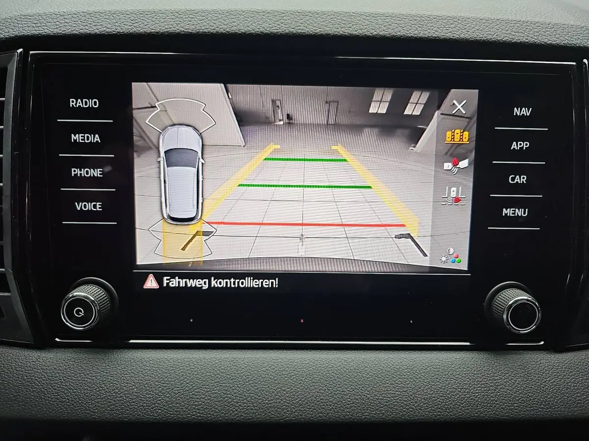 SKODA KAROQ 1.5 TSI DSG SELECTION NAVI LED ACC WINTER KAMERA A