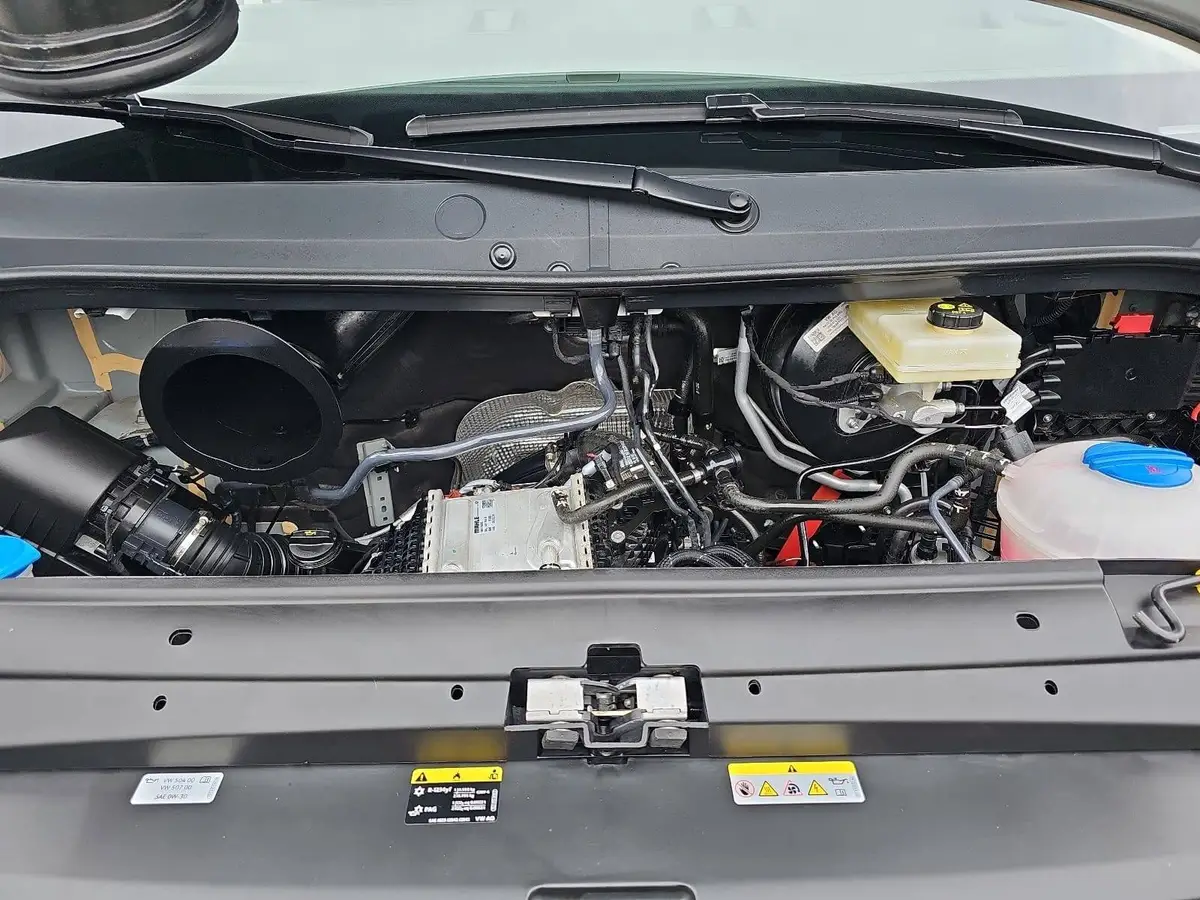 VW CRAFTER 35 TDI L3H3 FWD NAVI KLIMA 3-SITZER PDC AHK
