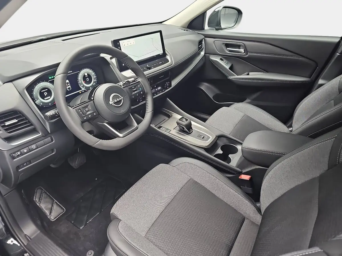 NISSAN QASHQAI 1.3 DIG-T XTRONIC N-CONNECTA PANO WINTER