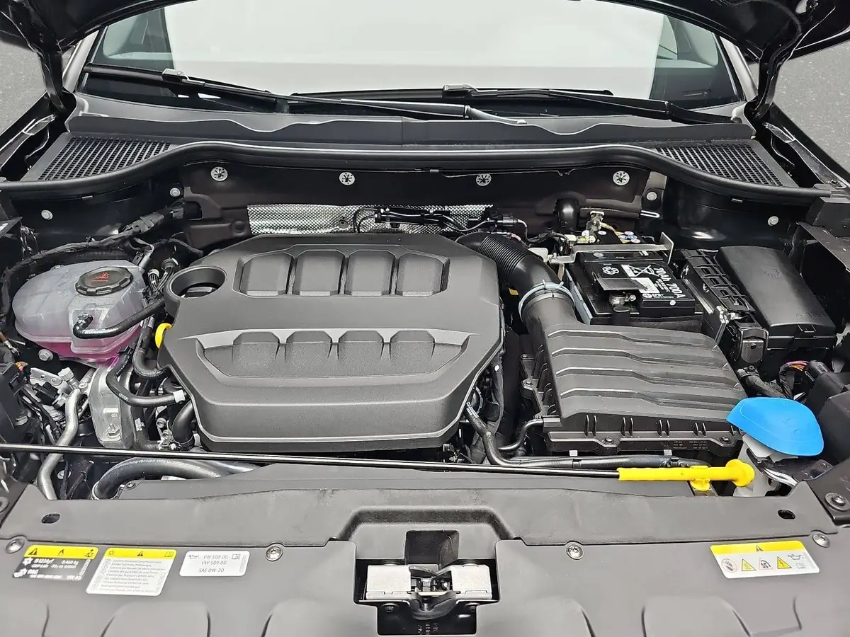 SKODA KAROQ 2.0 TSI DSG SPORTLINE 4X4 AHK PANO