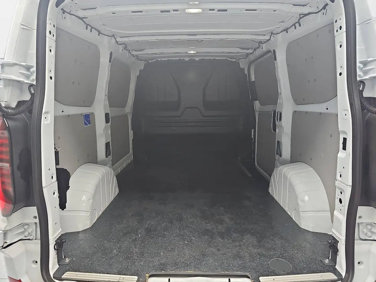 VW T7 TRANSPORTER 2.0 TDI KASTEN L1H1 LED